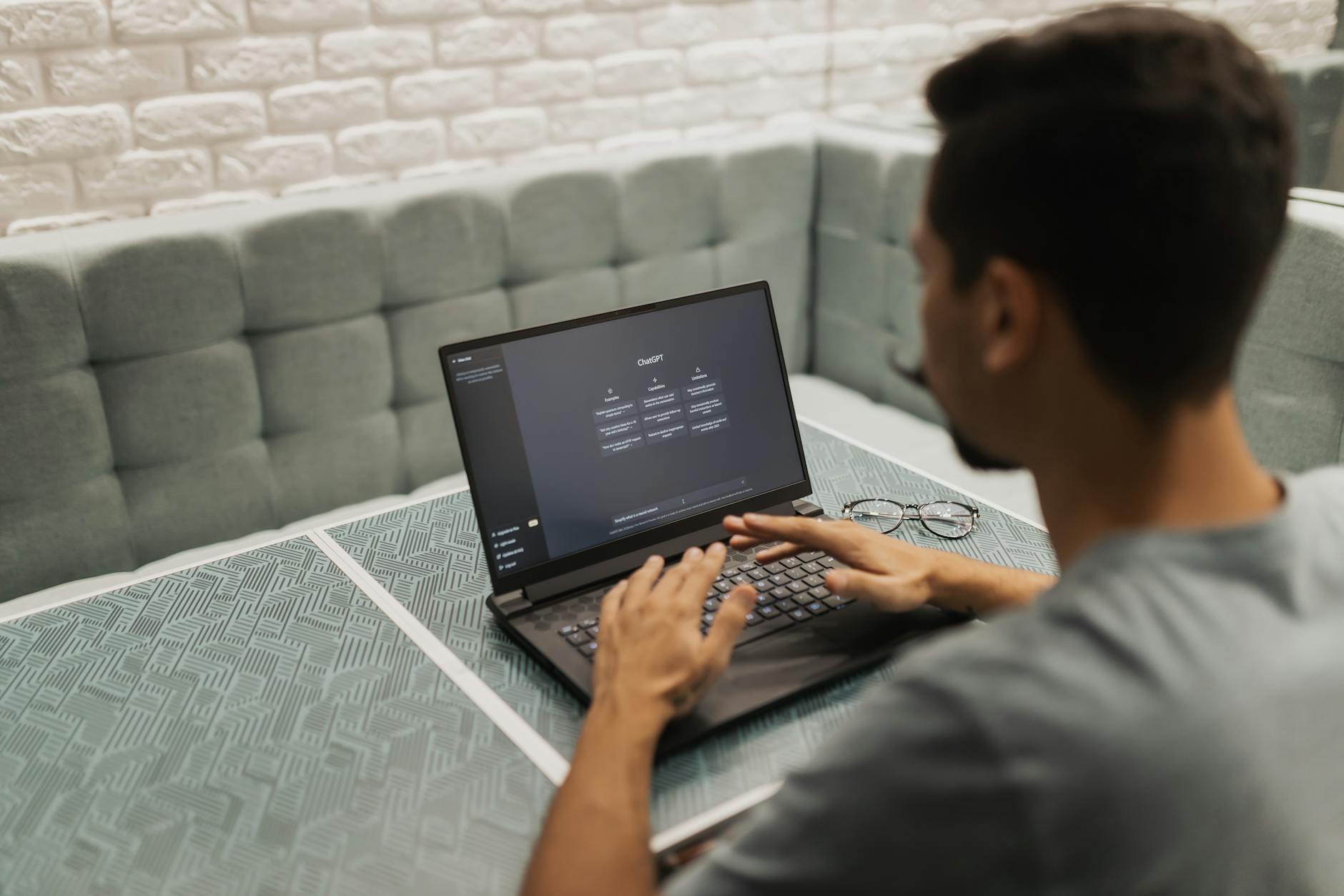 7 Strategies to Optimize for Google AI Overviews SEO