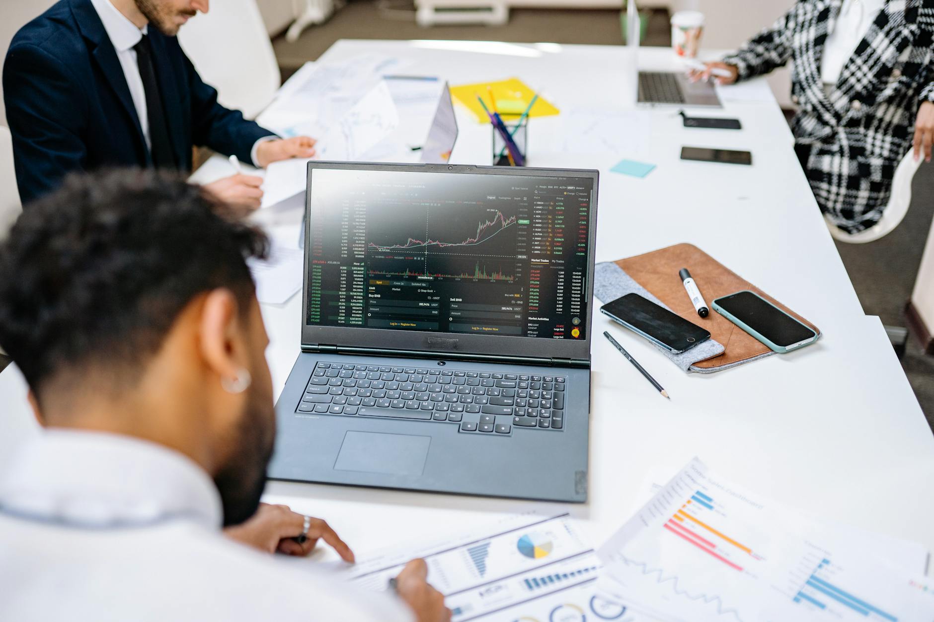 Top 10 Tools for Automating Digital Marketing Workflows in 2025