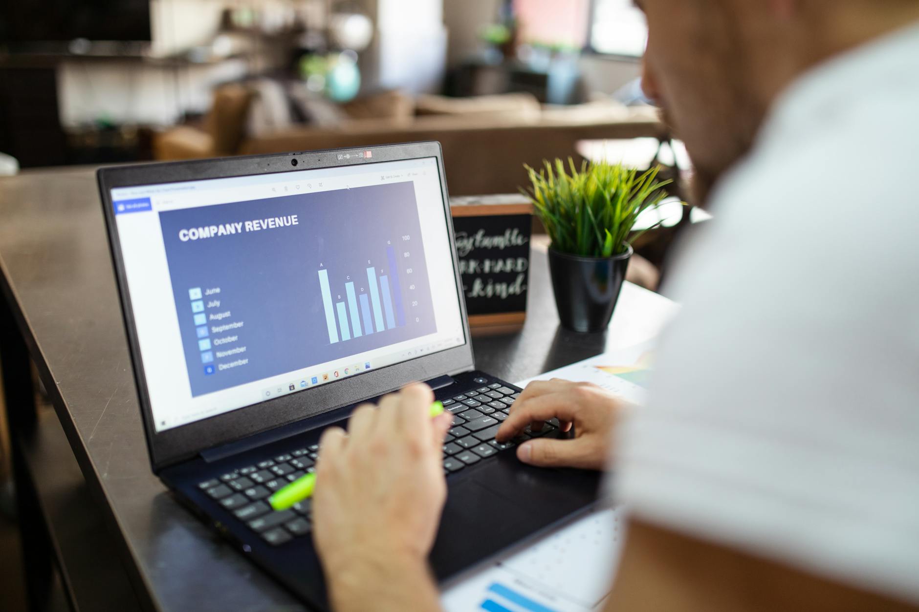 Google Search's Guidance About AI-Generated Content: What SEO Pros Need to Know