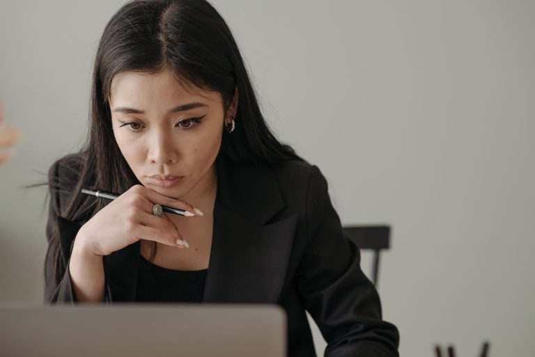 Dealing with Negative Reviews and SEO: How to Protect and Improve Your Rankings