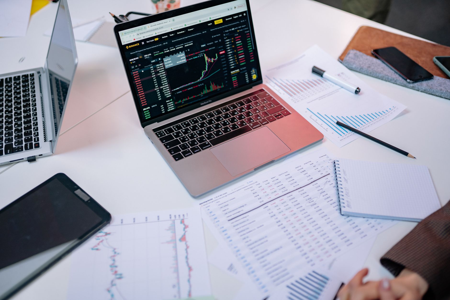 10 Signs You Need to Hire an SEO Agency (or Automate It)