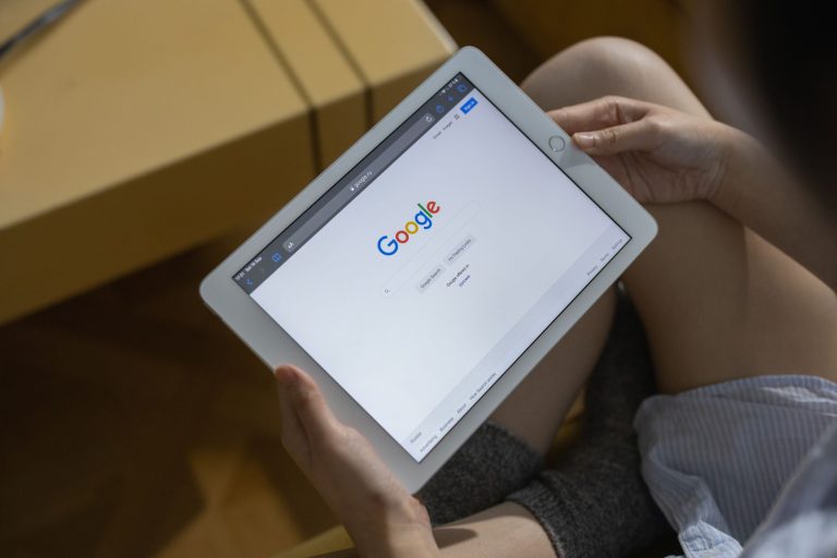 How to Use AI Tools When Creating SEO Content
