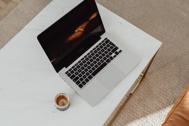 I Tried 9 AI Writers. Here Are the Best AI Tools for Writing